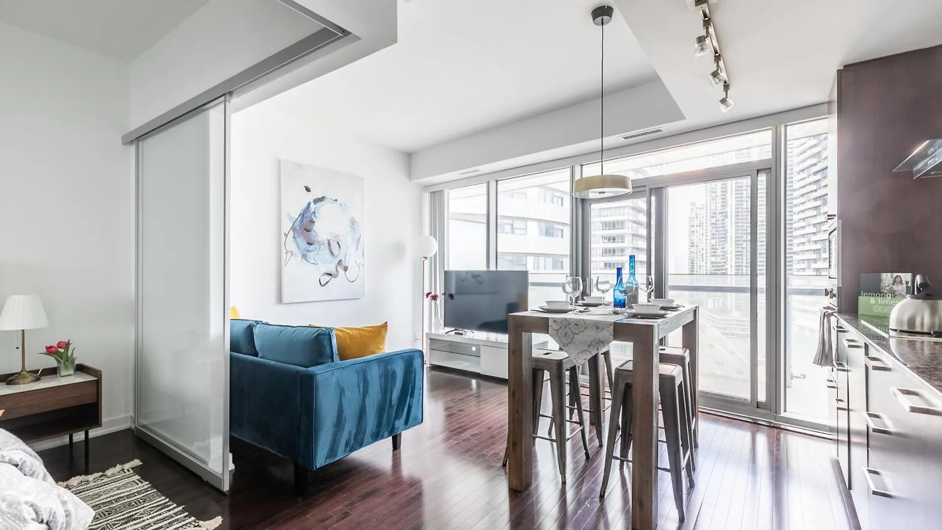 Delta Suites - Scotiabank Arena & Mtcc - Downtown Toronto
