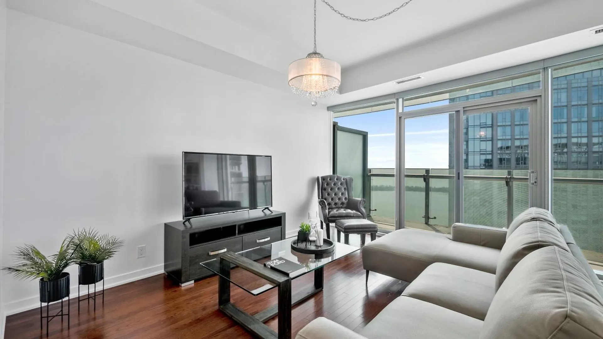 Delta Suites - Scotiabank Arena & Mtcc - Downtown Toronto 0*,  Canada