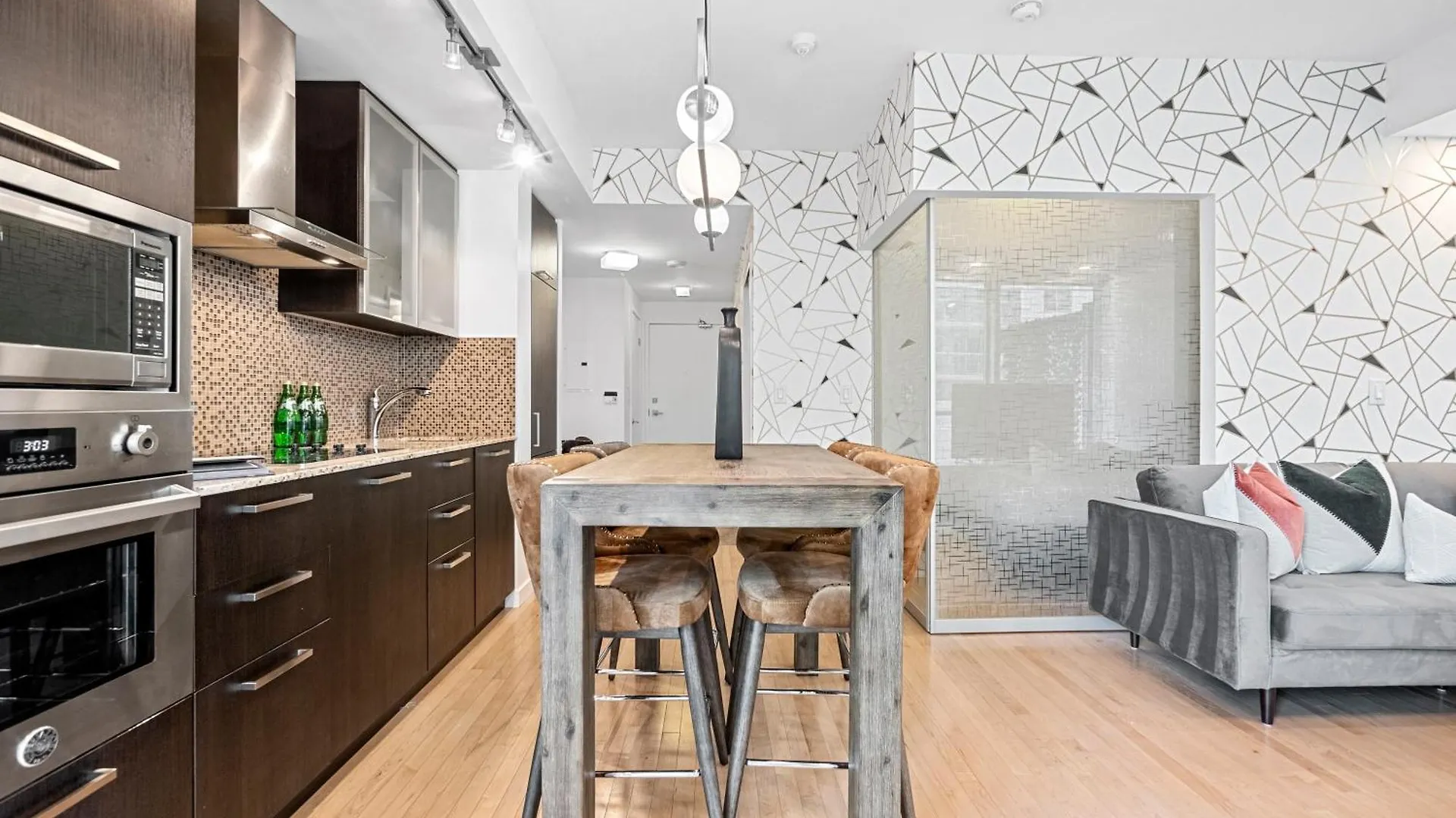 Delta Suites - Scotiabank Arena & Mtcc - Downtown Toronto