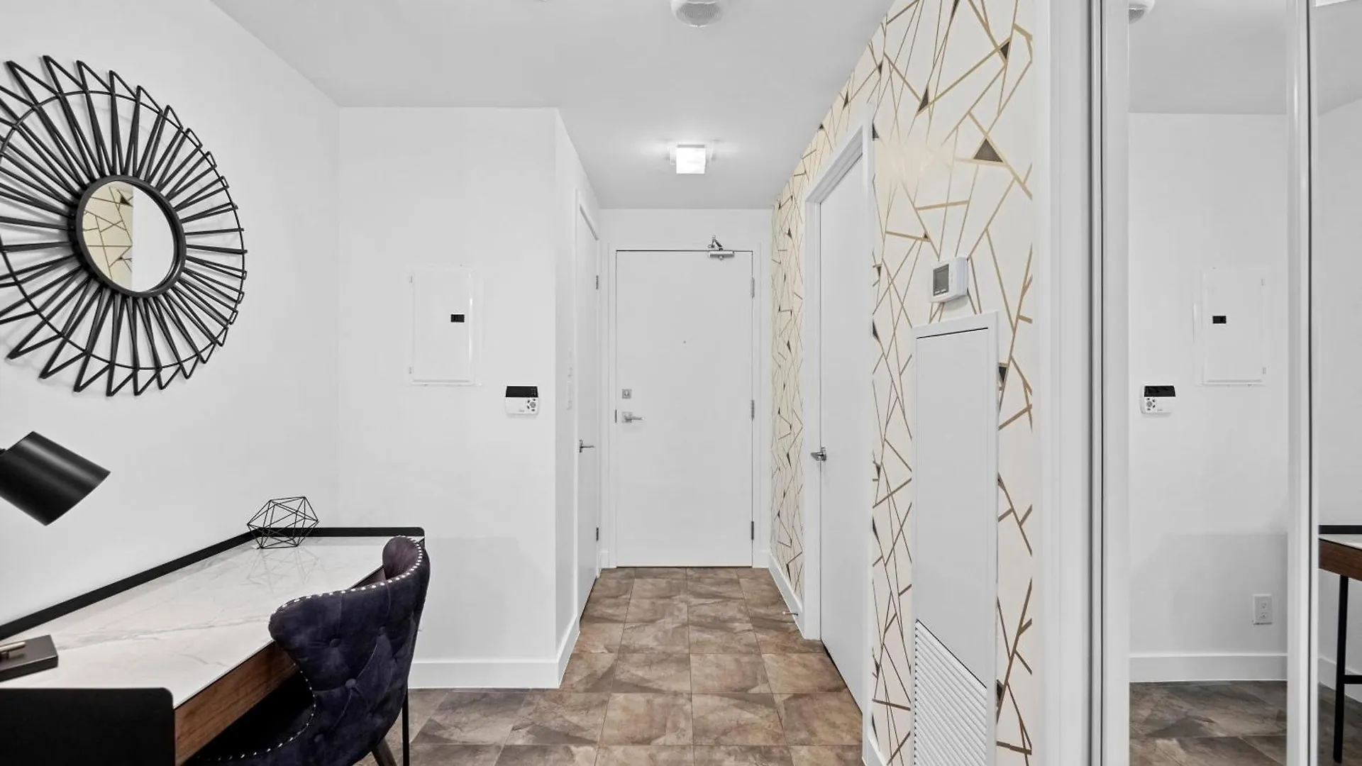 Apartment Delta Suites - Scotiabank Arena & Mtcc - Downtown Toronto Canada