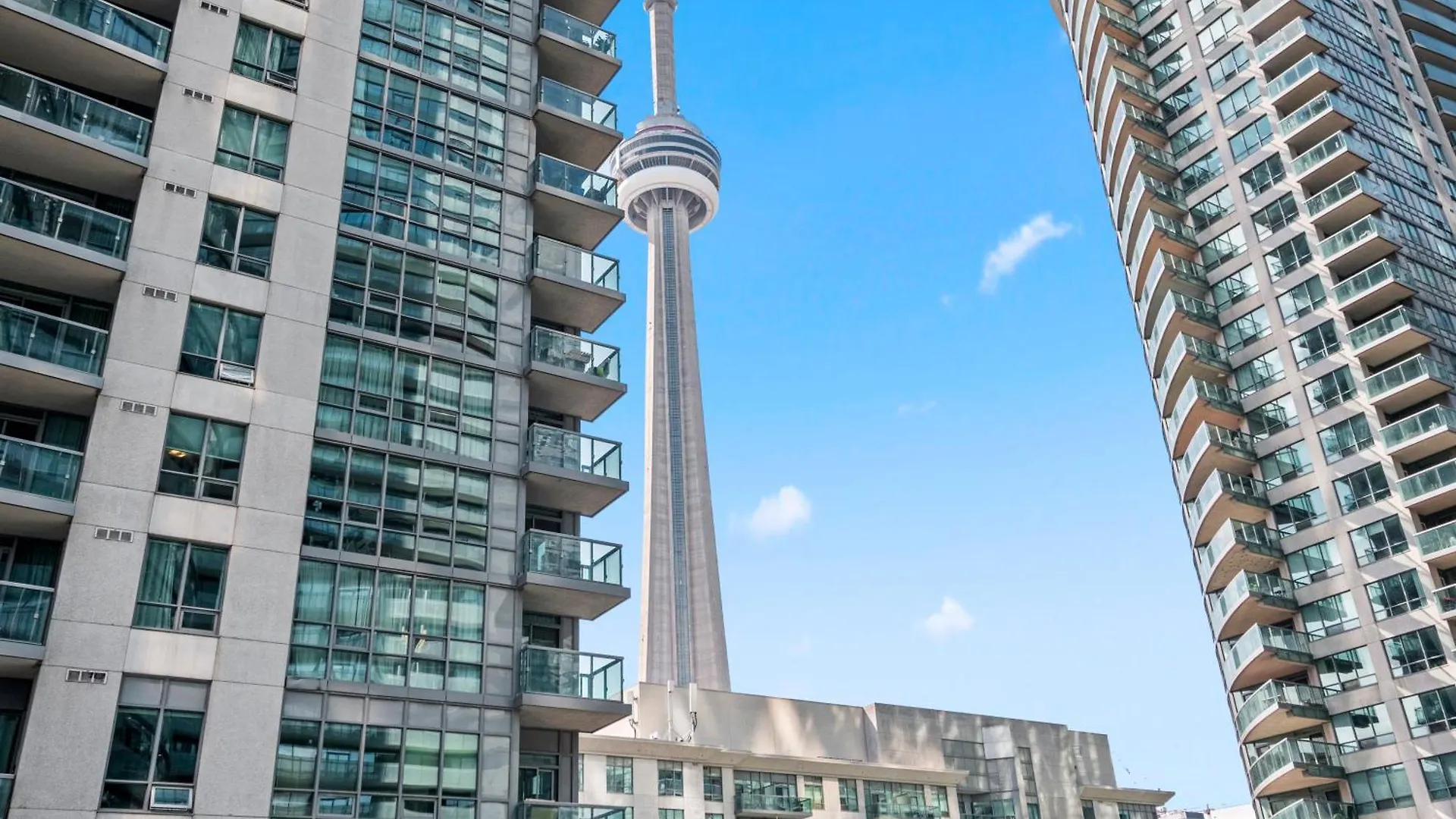 Delta Suites - Scotiabank Arena & Mtcc - Downtown Toronto Canada