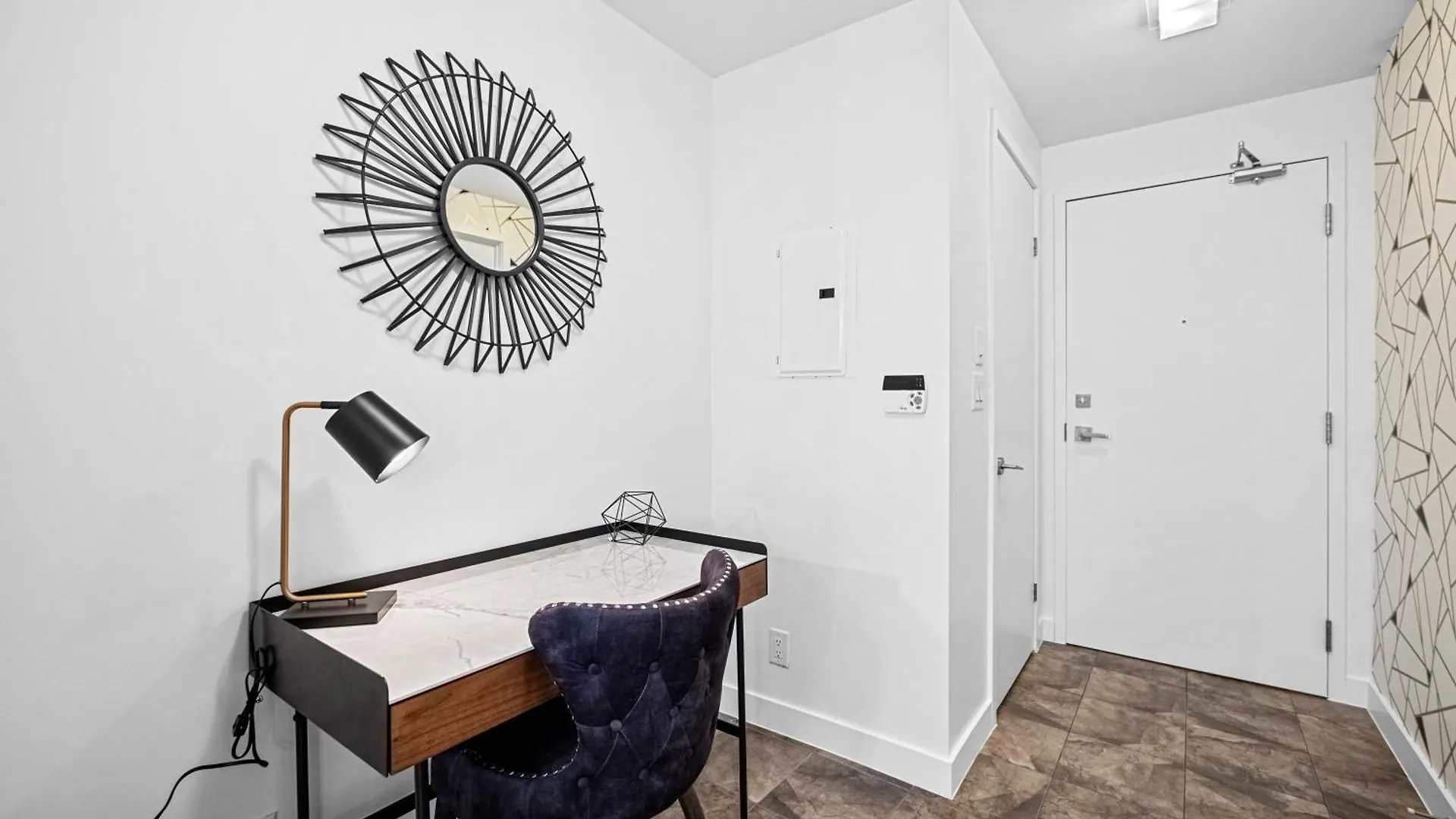 Delta Suites - Scotiabank Arena & Mtcc - Downtown Toronto Apartment