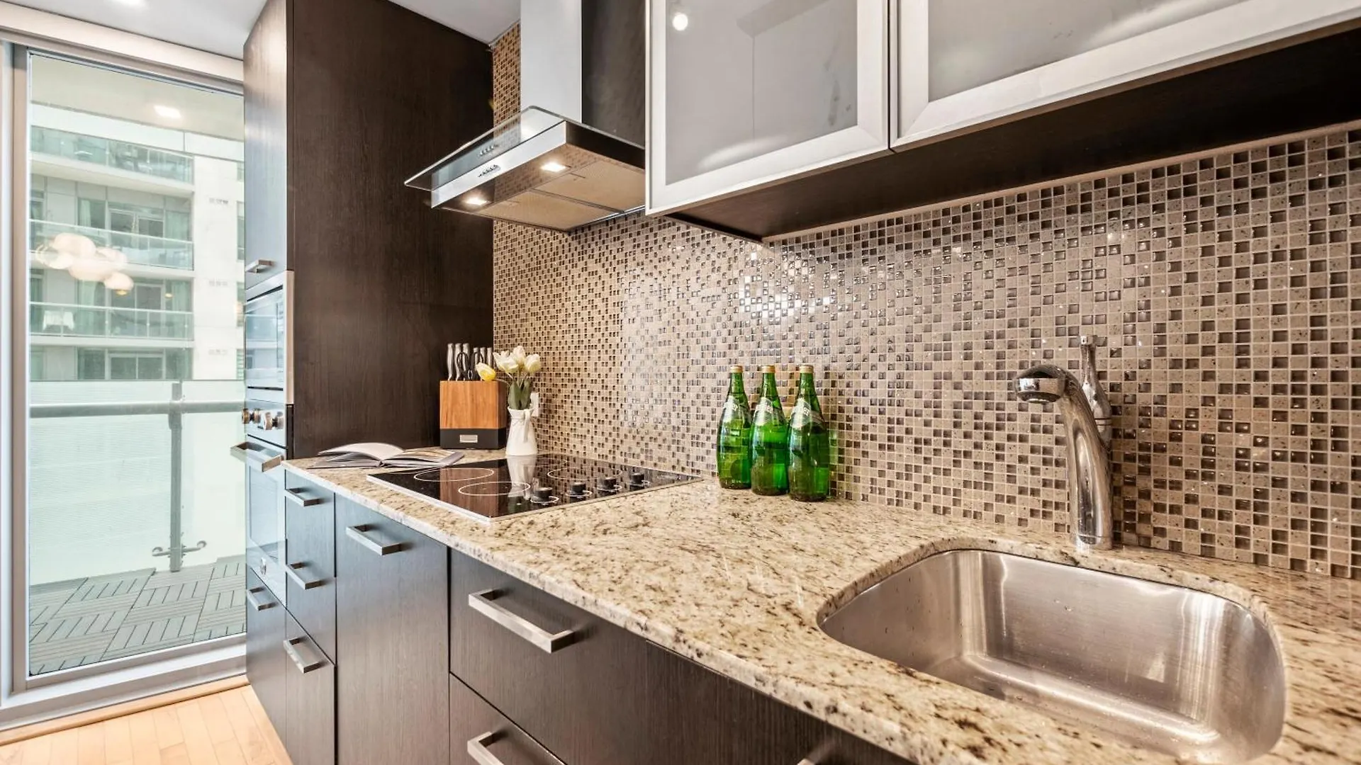 Delta Suites - Scotiabank Arena & Mtcc - Downtown Toronto
