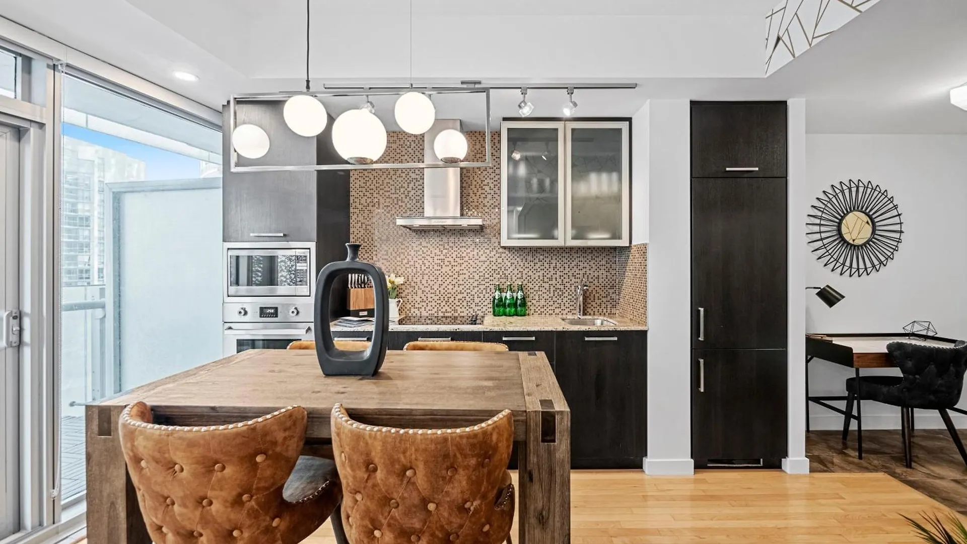 Apartment Delta Suites - Scotiabank Arena & Mtcc - Downtown Toronto Canada