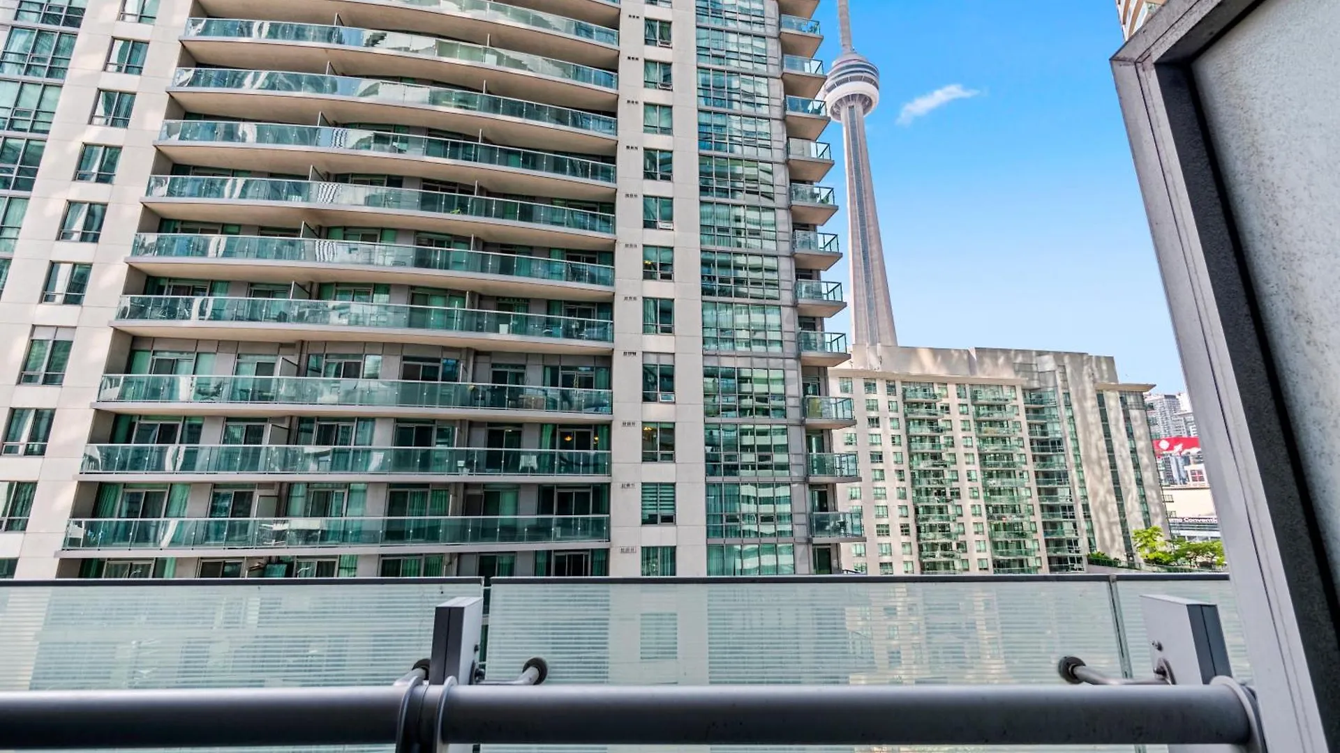 Delta Suites - In Downtown Toronto, Opposite Scotiabank Arena, Cn Tower, Rogers Centre & Mtcc アパート